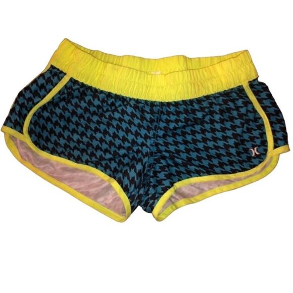 Under Armour Pants - Under armor athletic shorts size small